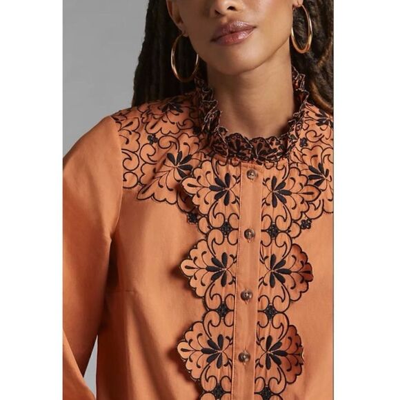 Anthropologie Scalloped
Embroidered Buttondown Blouse Size 6 in HONEY/ NWOT - Picture 5 of 9